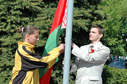 В Бобруйске поднимут национальные флаги