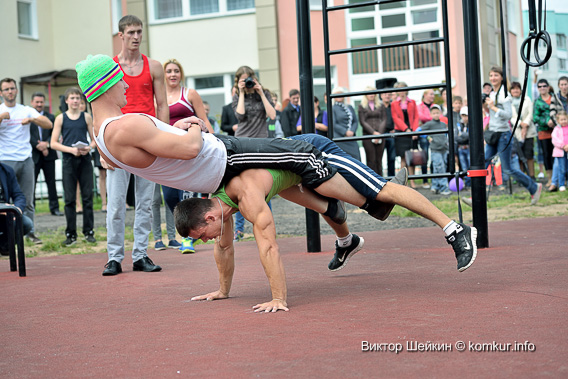 Открытие площадки для воркаута. Фоторепортаж Виктора ШЕЙКИНА