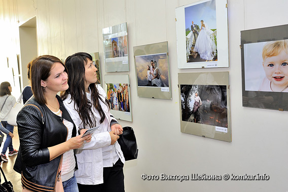 Молодые фотографы клуба «Belarus» представили выставку своих работ «Неделя в квадрате»