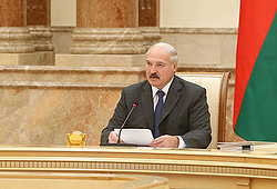 Лукашенко: Поведение нашего восточного брата не может не настораживать