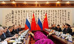 Китай пообещал помочь России справиться с трудностями в экономике