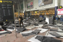 [Обновлено] В аэропорту и метро Брюсселя прогремели взрывы: 34 погибших и десятки раненых.