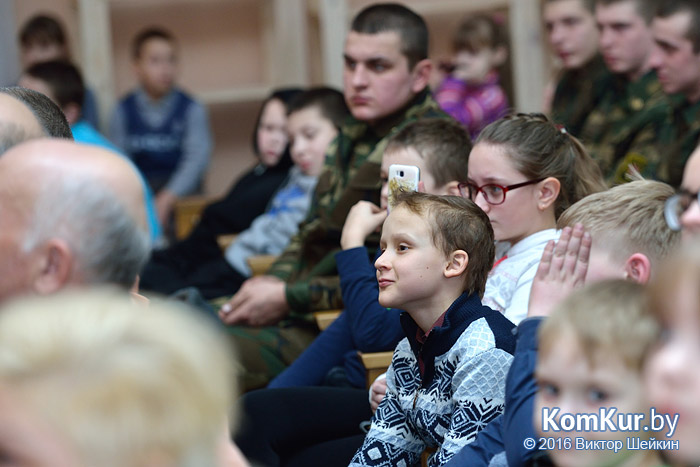 В Бобруйске ветераны двух войн встретились со школьниками