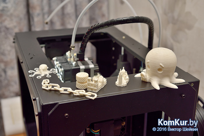 3D-принтер на столе у бобруйчанина