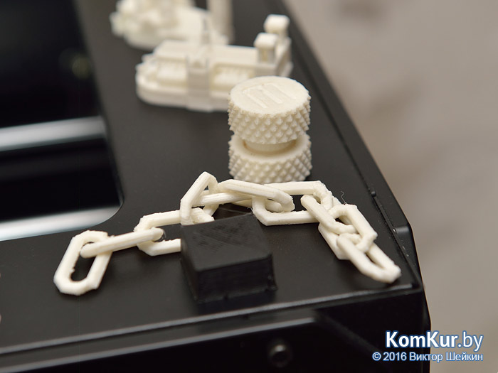 3D-принтер на столе у бобруйчанина