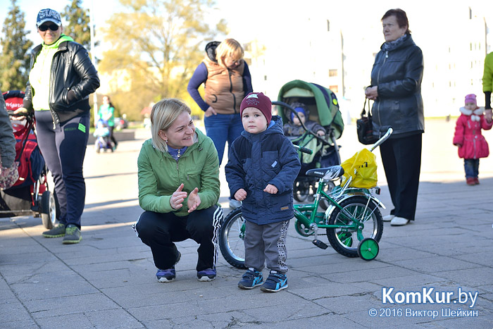 В Бобруйске станцевали за мир!