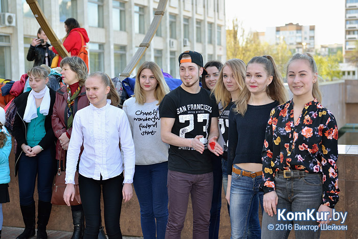 В Бобруйске станцевали за мир!