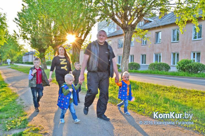 Пять мужиков и одна женщина: бобруйская семья, которой впору позавидовать