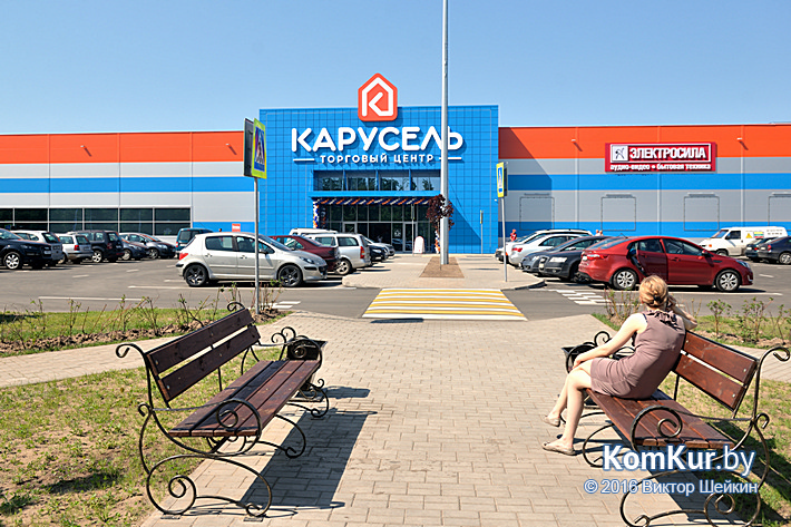 В Бобруйске открылся большой торговый центр «Карусель» 