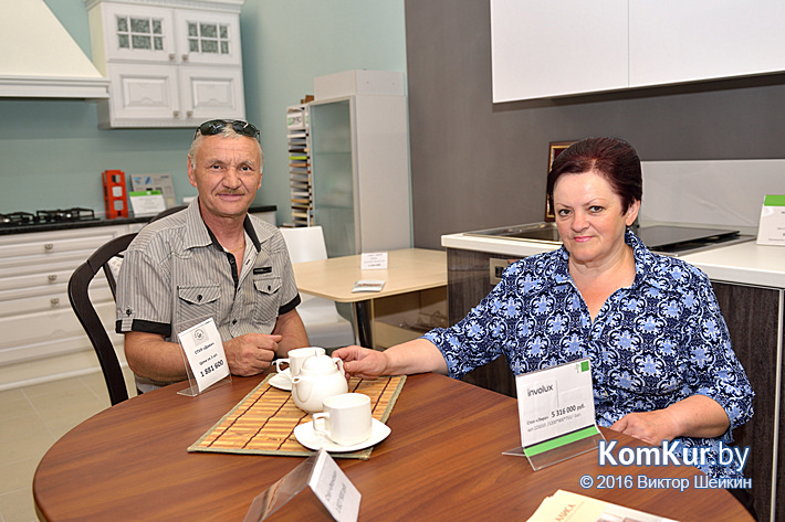 В Бобруйске открылся большой торговый центр «Карусель» 