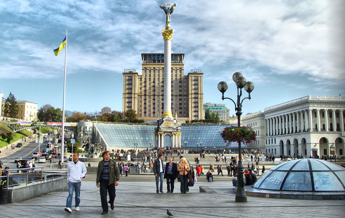 Каштаны в Киеве снова цветут!