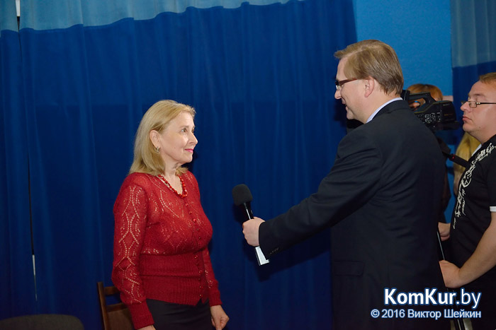 Работникам бобруйских СМИ вручили призы и подарки