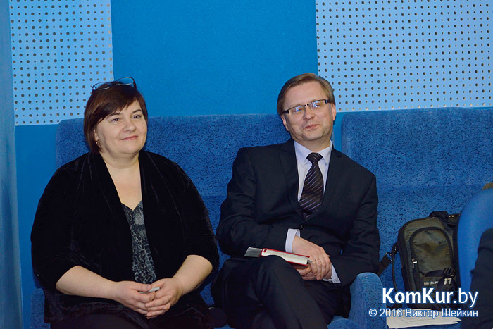 Работникам бобруйских СМИ вручили призы и подарки