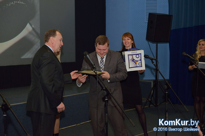 Работникам бобруйских СМИ вручили призы и подарки
