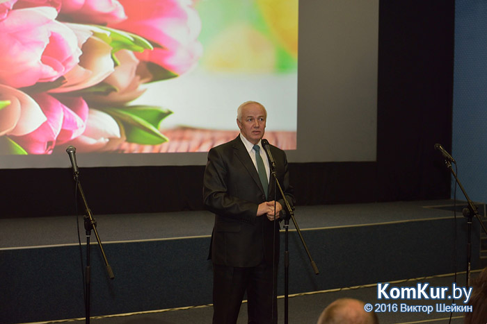 Работникам бобруйских СМИ вручили призы и подарки