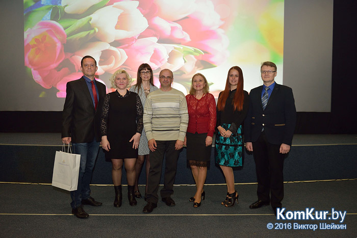 Работникам бобруйских СМИ вручили призы и подарки