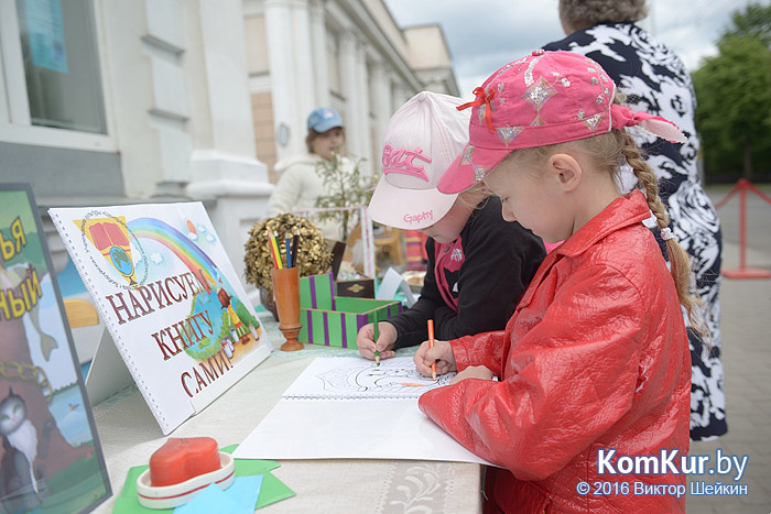 Говорящий кот и кино на стене