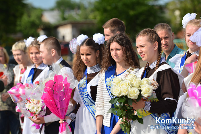 «Прощай, школа! Я пью за тебя «кока-колу»