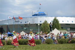 Площадка у «Бобруйск-Арены» станет праздничным полюсом
