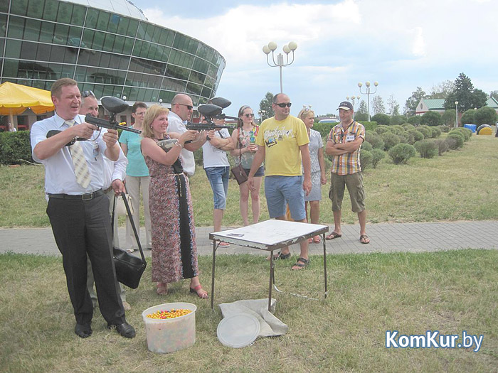 Бобруйчан и гостей города накормили руководители предприятий