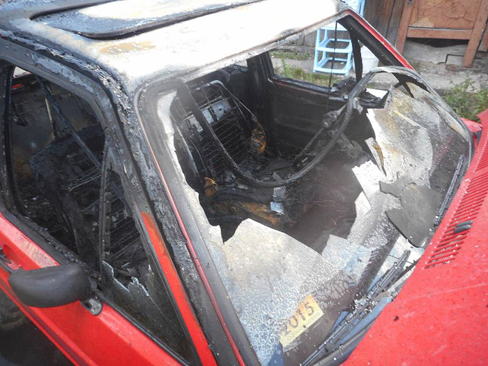 На улице Социалистической в Бобруйске горел автомобиль 