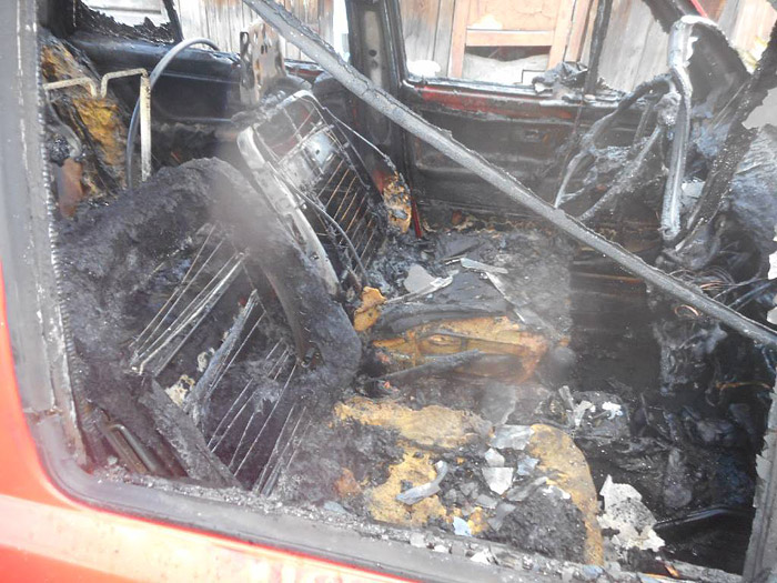 На улице Социалистической в Бобруйске горел автомобиль