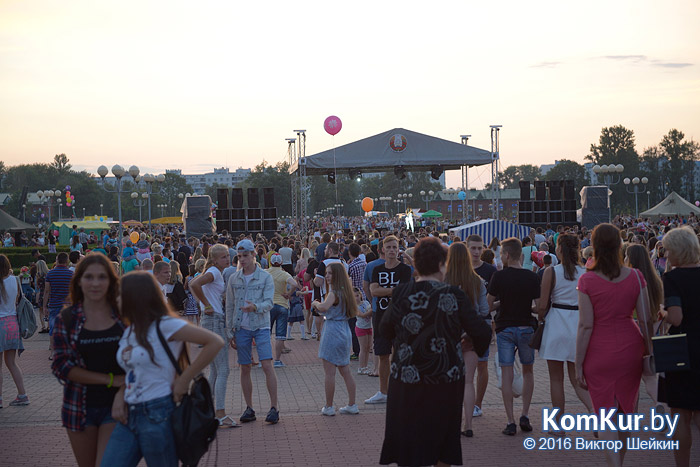 Сцена «Бобруйск-арены» собрала земляков