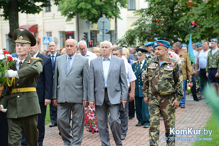 В Бобруйске празднуют День ВДВ