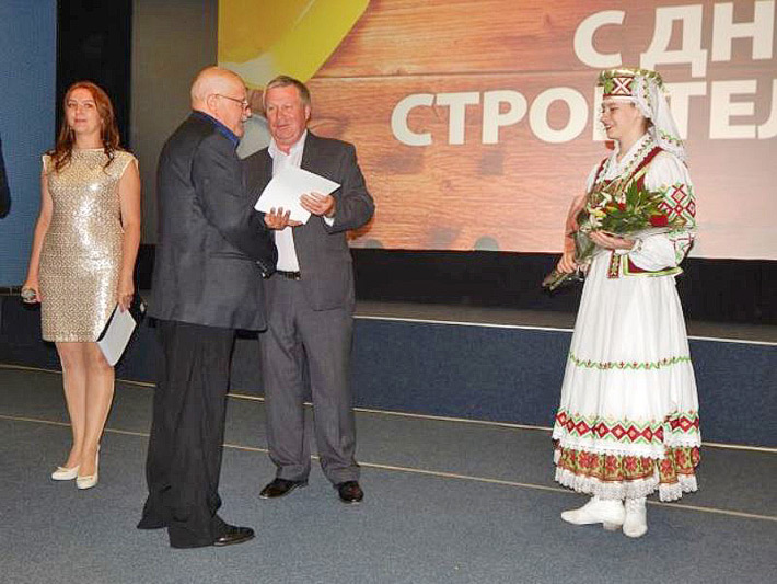 В Бобруйске поздравили строителей с профессиональным праздником