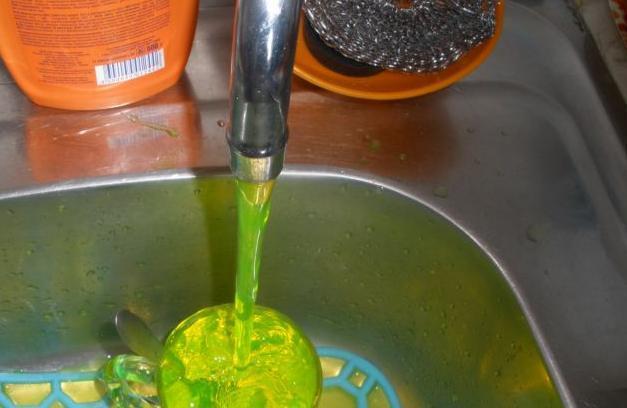 В Бобруйске из крана пойдет зеленая вода