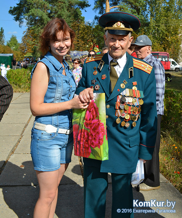 С праздниками, Семен Залманович!