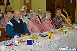 Концерт и угощение для пожилых людей Бобруйска