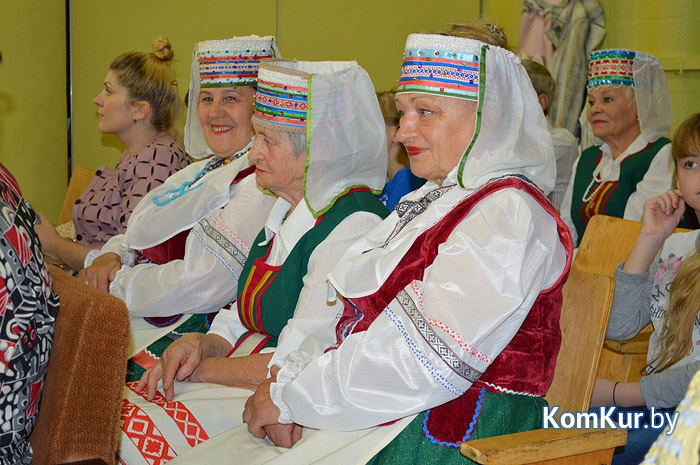Концерт и угощение для пожилых людей Бобруйска