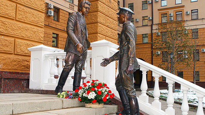 В Москве открыли памятник Жеглову и Шарапову