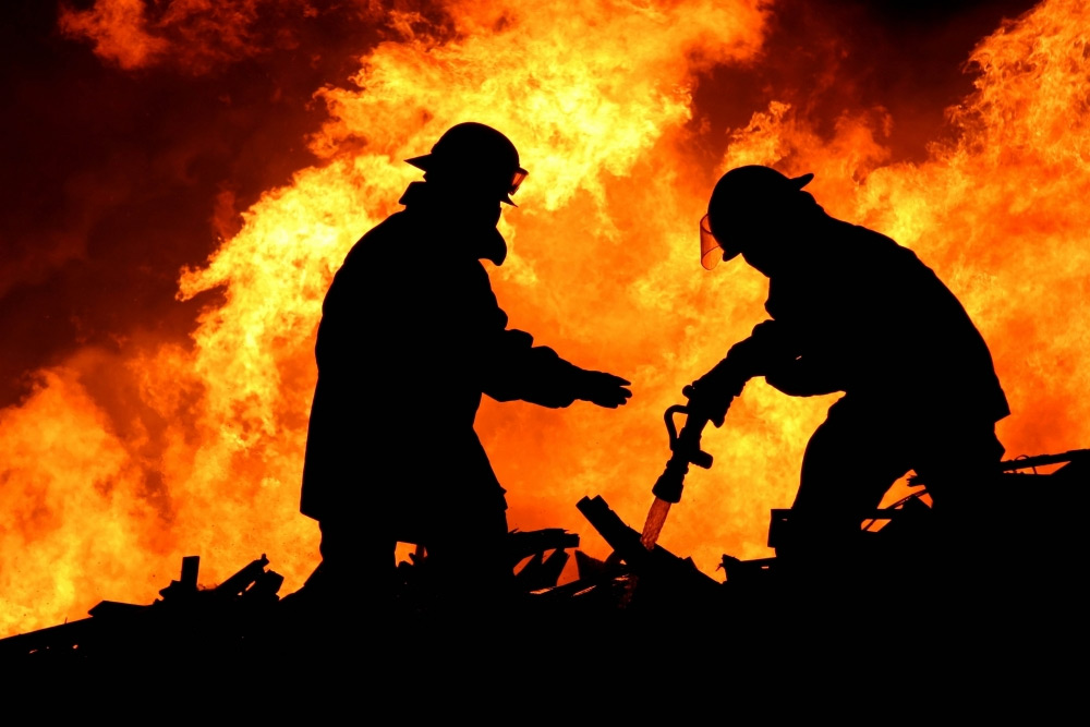 Бобруйские пожарные спасли трех человек