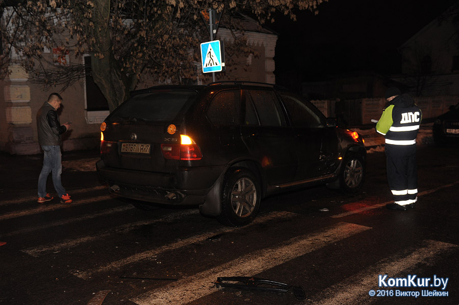 В центре Бобруйска BMW спровоцировал аварию