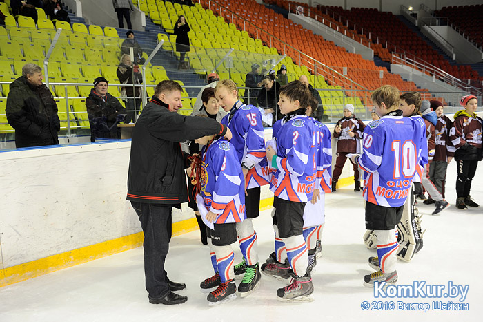 В Бобруйске прошел новогодний хоккейный турнир
