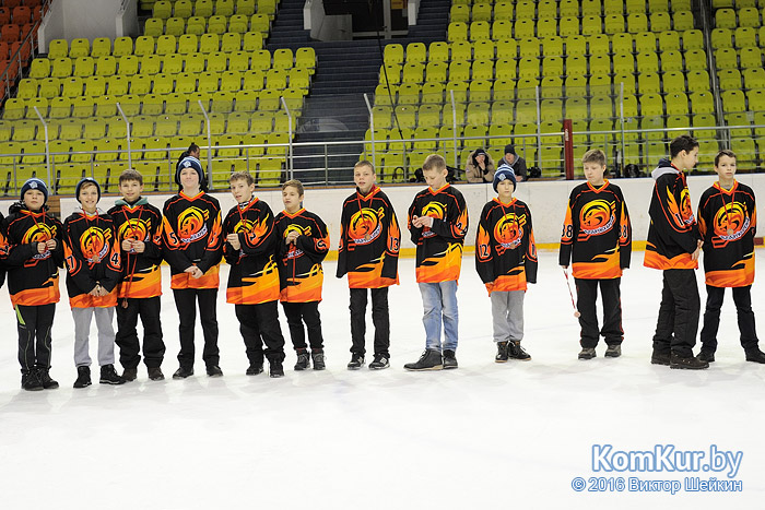В Бобруйске прошел новогодний хоккейный турнир
