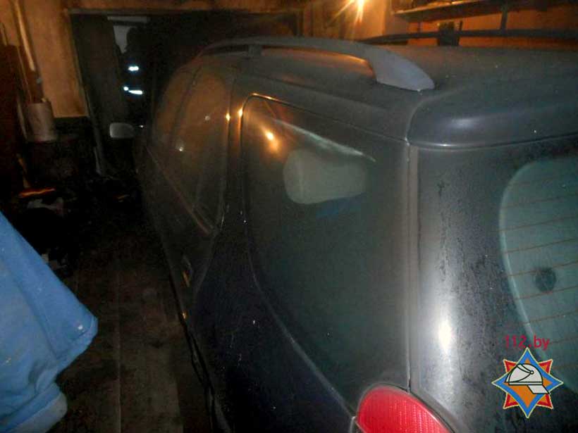 В Бобруйске парень сильно пострадал, пытаясь потушить свой Peugeot 306