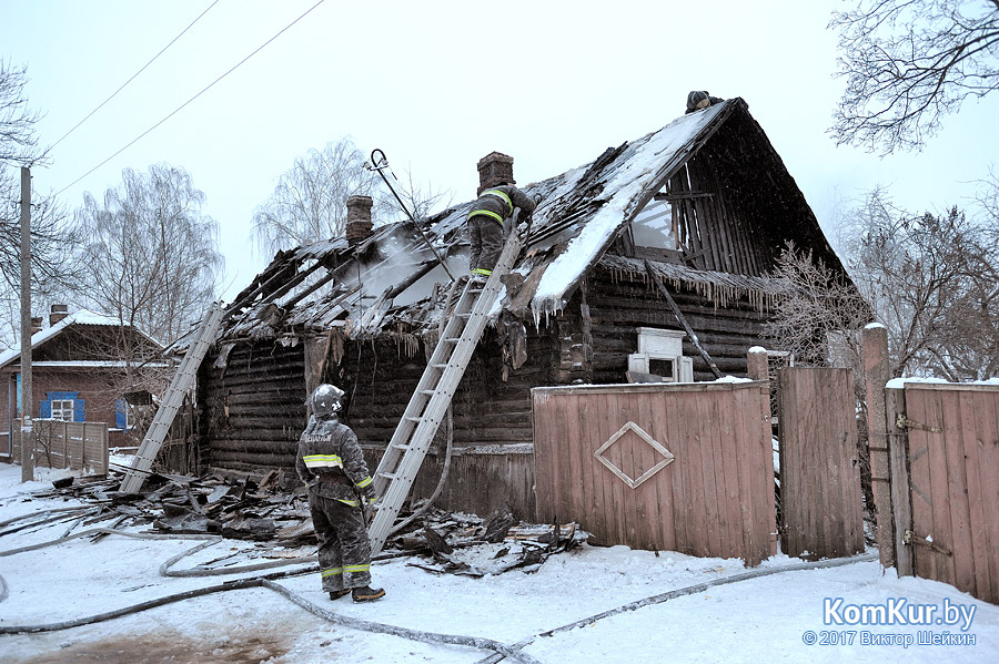 В Бобруйске загорелся частный дом, не исключен поджог
