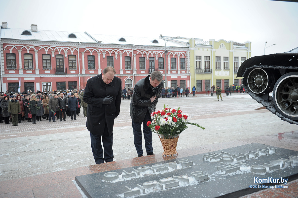 Возложение в Бобруйске в честь юбилея области