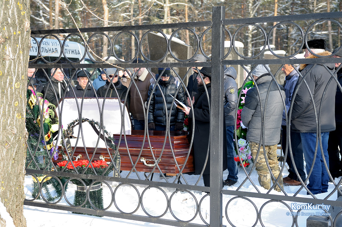 Рафаила Михайловича Бецера похоронили на еврейском кладбище