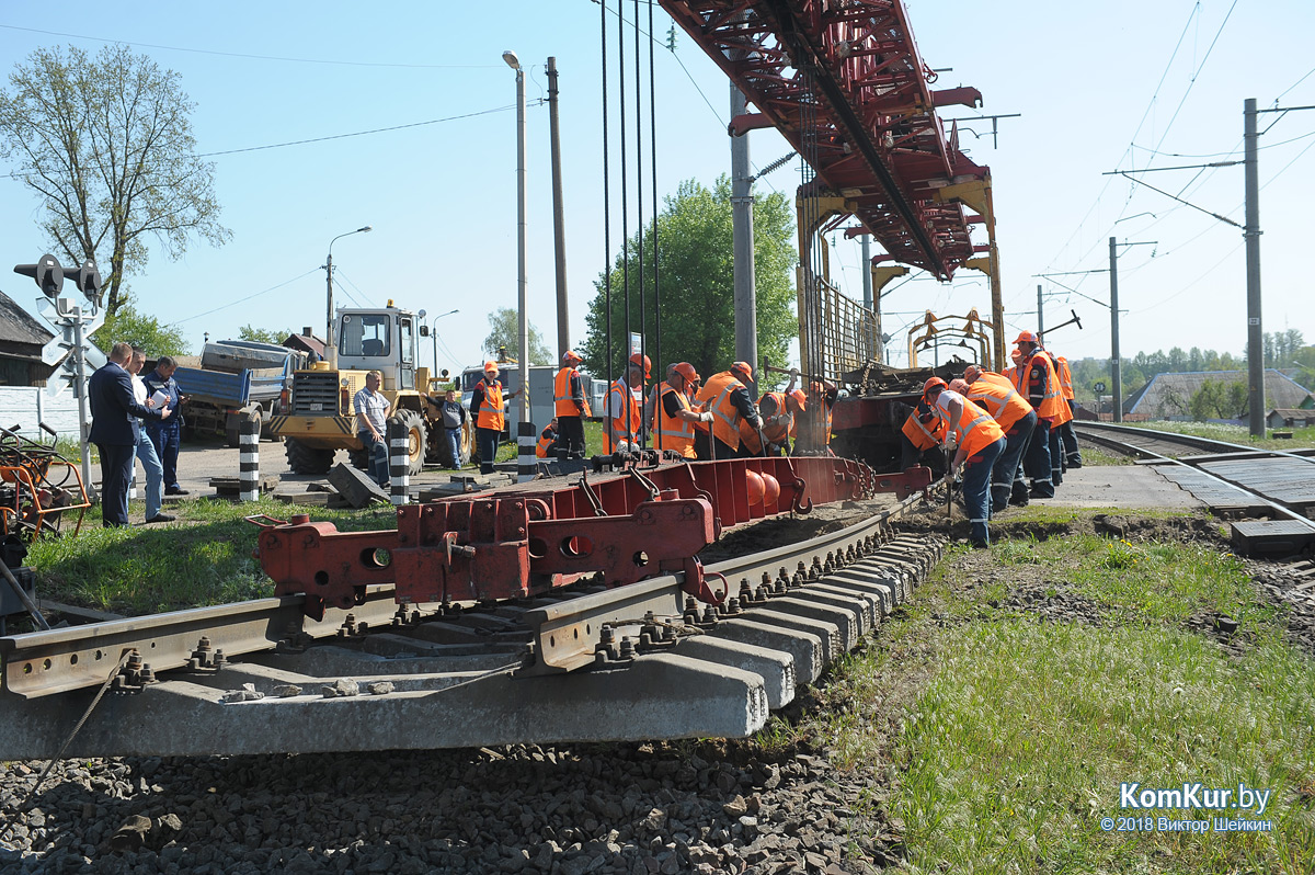 Что нашли под ЖД-полотном на переезде в Бобруйске?
