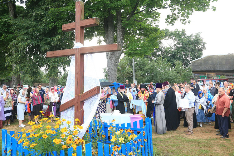 Паломники из Бобруйска прошли крестным ходом