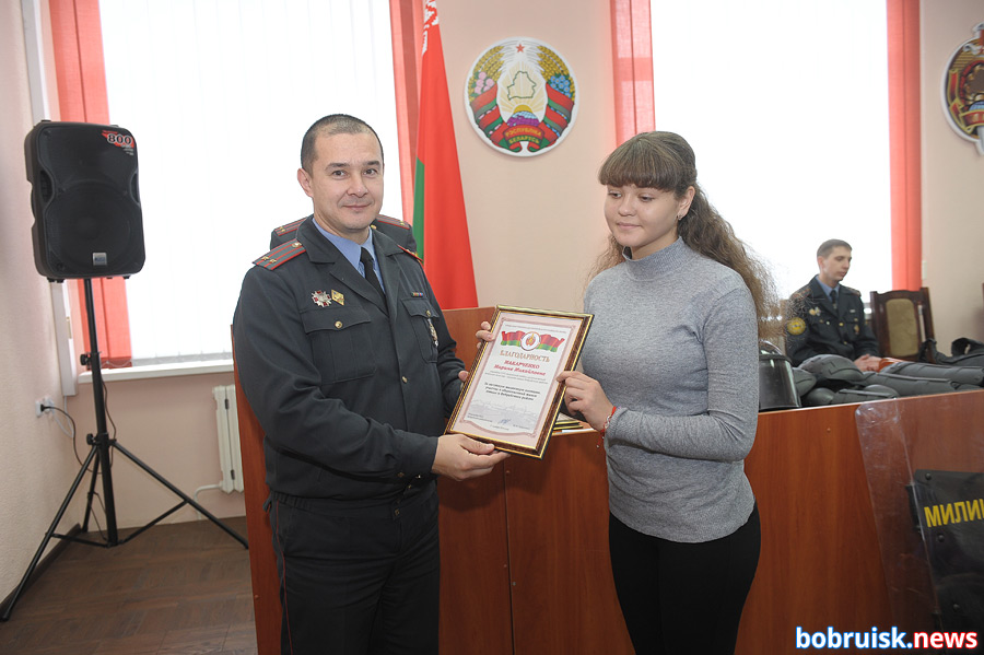 Селфи в шлеме и с дубинкой: день открытых дверей в Бобруйском РОВД