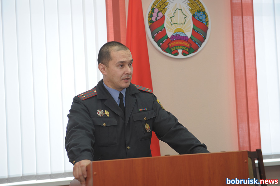 Селфи в шлеме и с дубинкой: день открытых дверей в Бобруйском РОВД