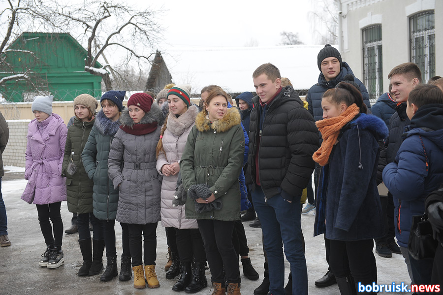 Селфи в шлеме и с дубинкой: день открытых дверей в Бобруйском РОВД