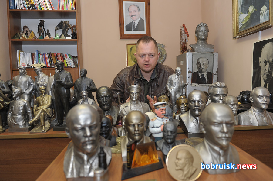 Двое в офисе – я и Ленин: бобруйчанин собрал большую коллекцию артефактов советской эпохи