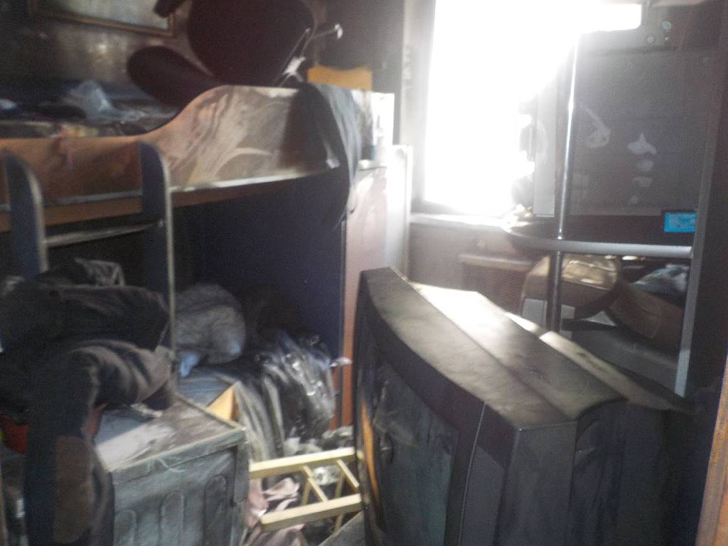 Пожар в пустой квартире на улице Крылова