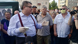 Виктор Бабарико в Бобруйске: о шинном, пенсионном возрасте и личной охране